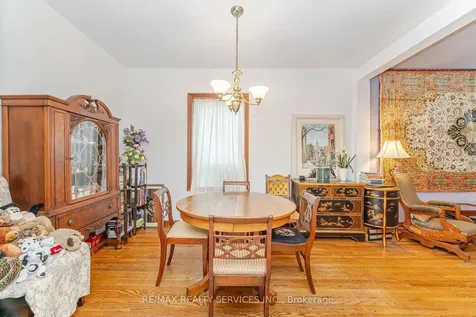 24 Hillcrest Avenue Brampton ON L6W 1Y8