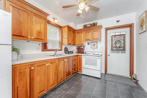 24 Hillcrest Avenue Brampton ON L6W 1Y8