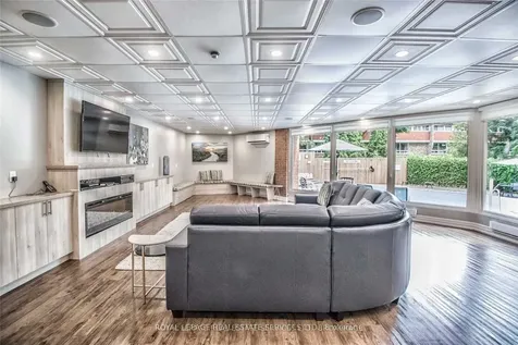 965 Inverhouse Drive Mississauga ON L5J 4B4