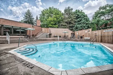 965 Inverhouse Drive Mississauga ON L5J 4B4