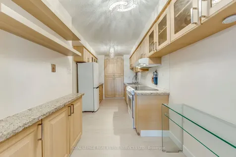 965 Inverhouse Drive Mississauga ON L5J 4B4