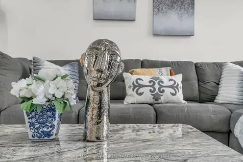 14 Kayak Heights Brampton ON L6Z 0H8