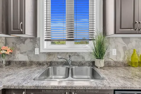 14 Kayak Heights Brampton ON L6Z 0H8