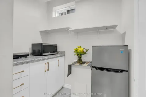 14 Kayak Heights Brampton ON L6Z 0H8