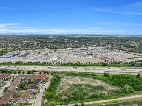 14 Kayak Heights Brampton ON L6Z 0H8