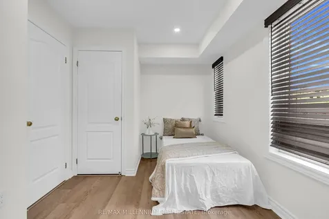 14 Kayak Heights Brampton ON L6Z 0H8