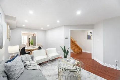 27 Woodsend Run Brampton ON L6Y 4G8