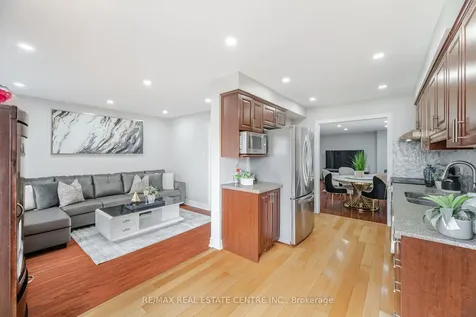 27 Woodsend Run Brampton ON L6Y 4G8