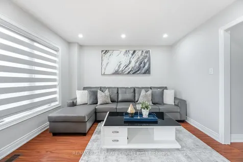 27 Woodsend Run Brampton ON L6Y 4G8