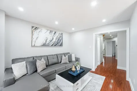 27 Woodsend Run Brampton ON L6Y 4G8