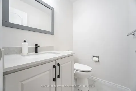 27 Woodsend Run Brampton ON L6Y 4G8