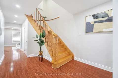 27 Woodsend Run Brampton ON L6Y 4G8