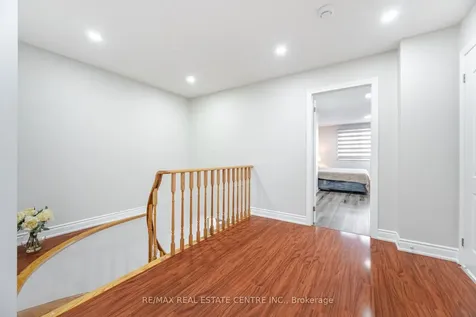 27 Woodsend Run Brampton ON L6Y 4G8