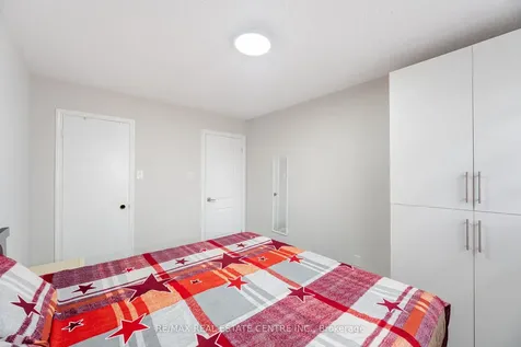 27 Woodsend Run Brampton ON L6Y 4G8