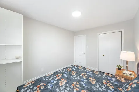 27 Woodsend Run Brampton ON L6Y 4G8