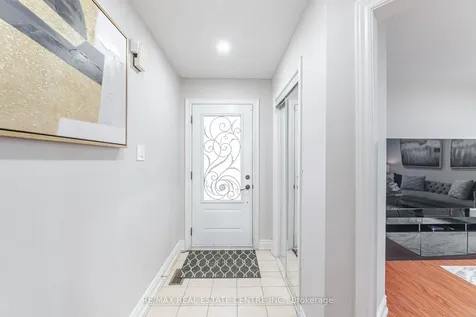 27 Woodsend Run Brampton ON L6Y 4G8