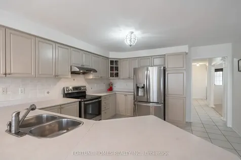 197 Vintage Gate Brampton ON L6X 5B8