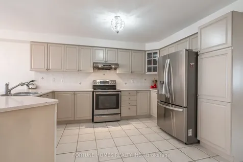 197 Vintage Gate Brampton ON L6X 5B8