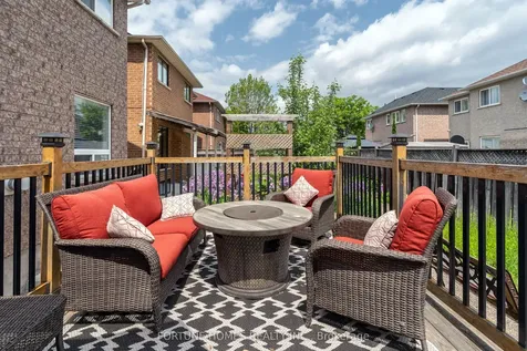 197 Vintage Gate Brampton ON L6X 5B8