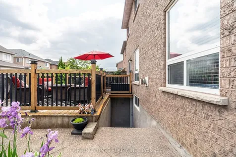 197 Vintage Gate Brampton ON L6X 5B8