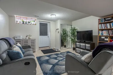 197 Vintage Gate Brampton ON L6X 5B8