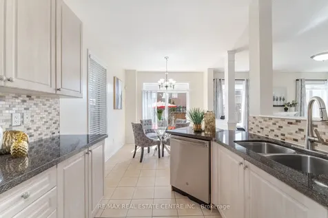 47 Begonia Crescent Brampton ON L7A 0M7