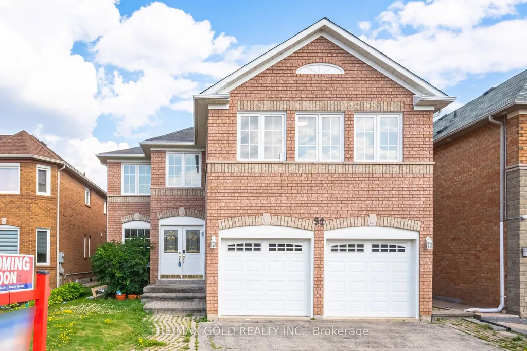 32 Hollybush Street Brampton ON L6R 1A6