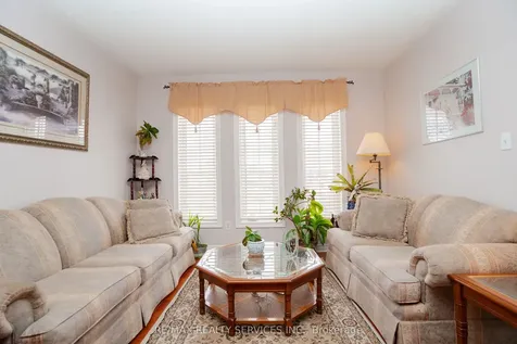 195 Van Scott Drive Brampton ON L7A 1V2