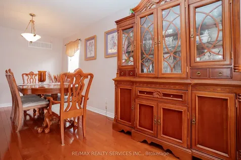 195 Van Scott Drive Brampton ON L7A 1V2