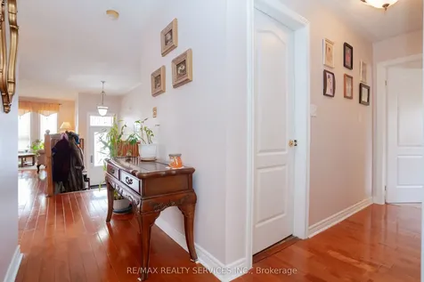 195 Van Scott Drive Brampton ON L7A 1V2