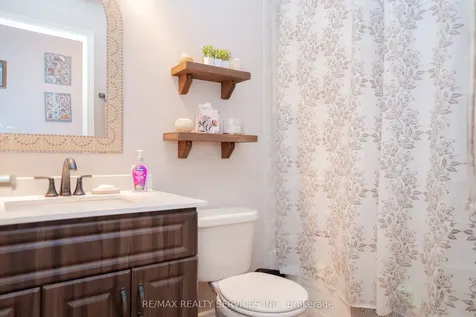 195 Van Scott Drive Brampton ON L7A 1V2