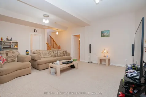 195 Van Scott Drive Brampton ON L7A 1V2
