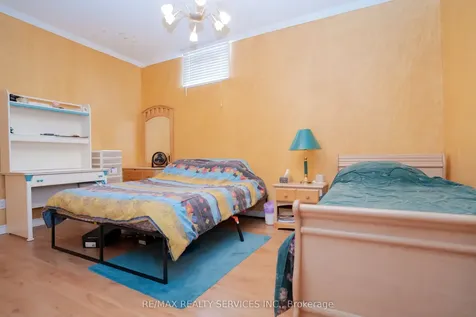 195 Van Scott Drive Brampton ON L7A 1V2