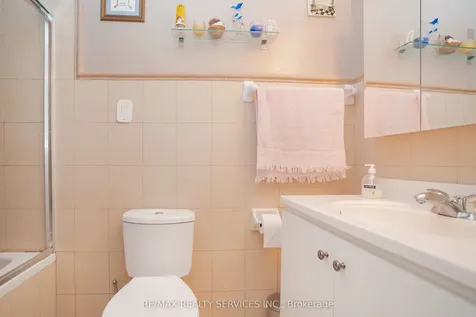 195 Van Scott Drive Brampton ON L7A 1V2