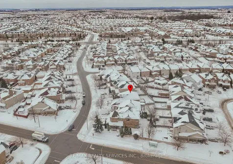 195 Van Scott Drive Brampton ON L7A 1V2