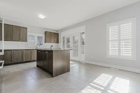 78 Hollowgrove Boulevard Brampton ON L6P 0Y3