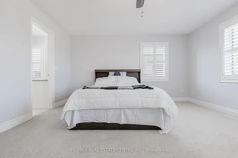 78 Hollowgrove Boulevard Brampton ON L6P 0Y3
