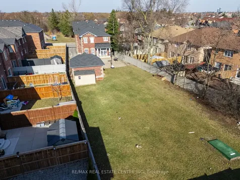 78 Hollowgrove Boulevard Brampton ON L6P 0Y3