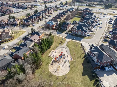 78 Hollowgrove Boulevard Brampton ON L6P 0Y3
