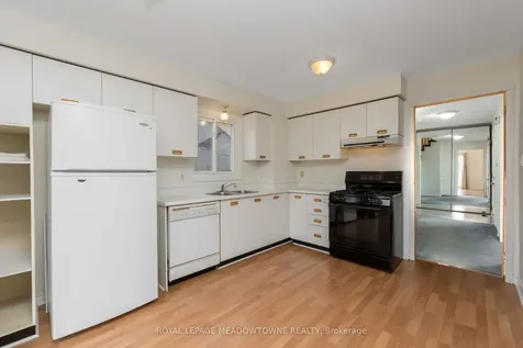 34 Metzak Drive Brampton ON L6Z 4N3