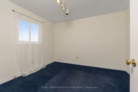 34 Metzak Drive Brampton ON L6Z 4N3