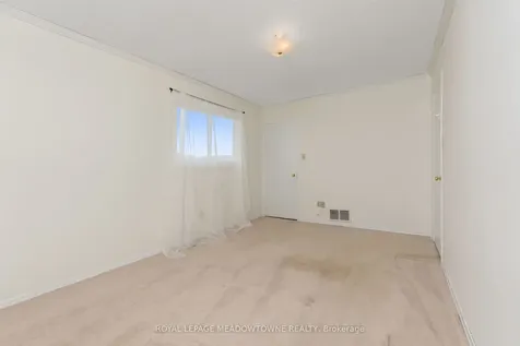 34 Metzak Drive Brampton ON L6Z 4N3