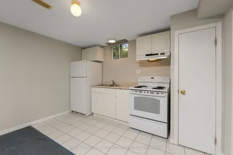 34 Metzak Drive Brampton ON L6Z 4N3