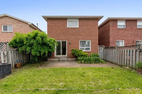 34 Metzak Drive Brampton ON L6Z 4N3