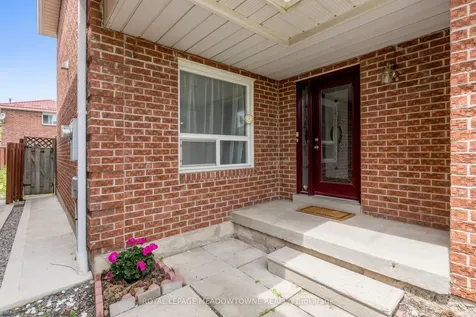 34 Metzak Drive Brampton ON L6Z 4N3