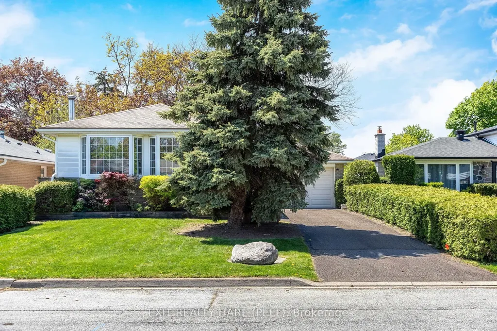 44 Staveley Crescent Brampton ON L6W 2R9