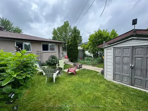 18 Gulliver Crescent Brampton ON L6S 1S9