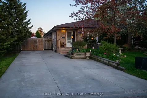 18 Gulliver Crescent Brampton ON L6S 1S9