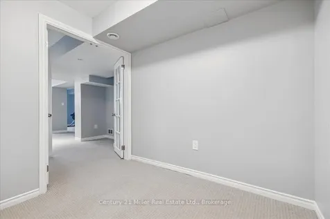 4810 Capri Crescent Burlington ON L7M 0H5