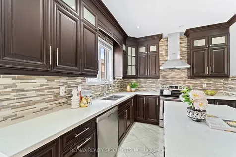 14 Banks Drive Brampton ON L6P 1C7